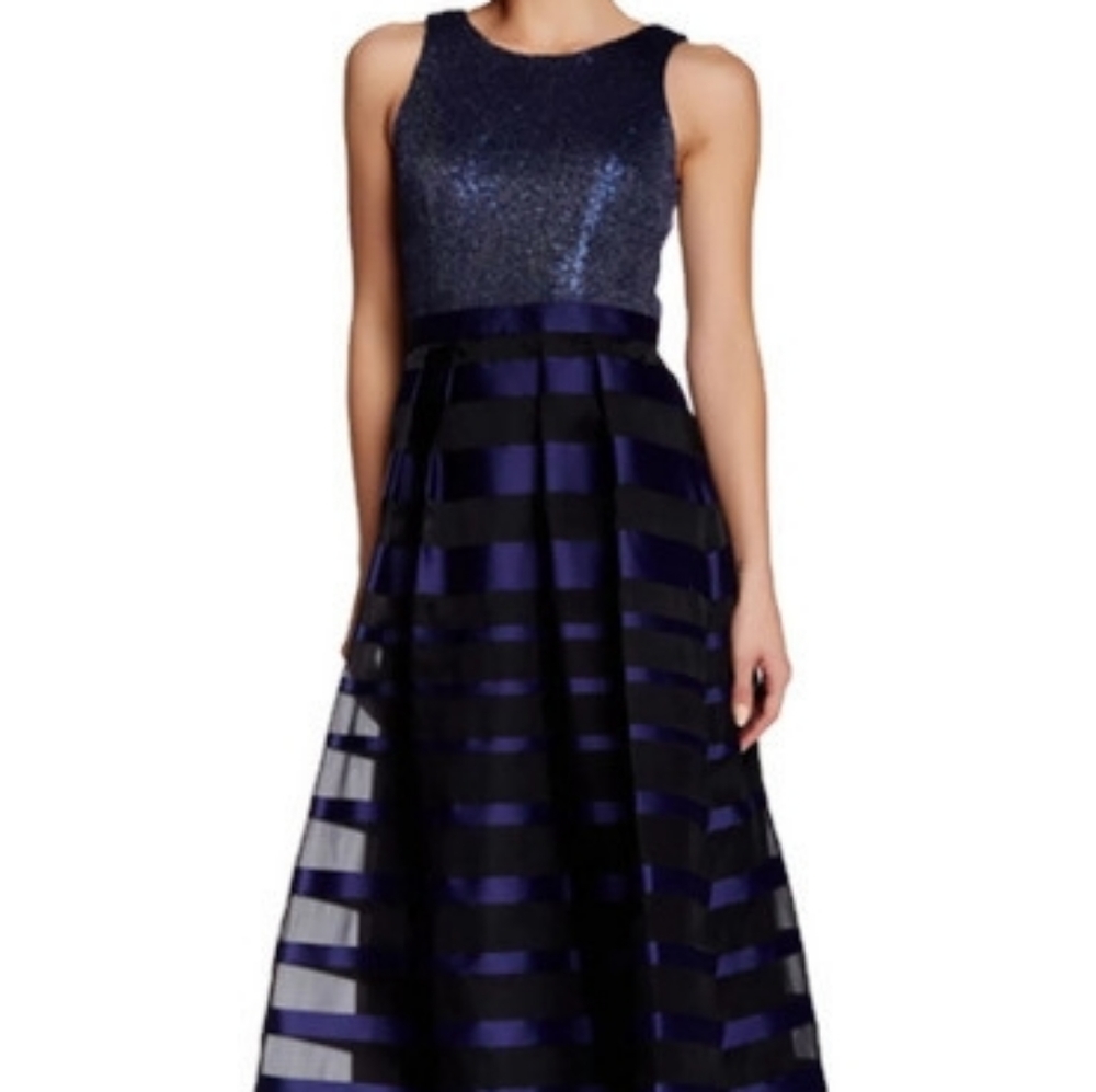 Kay Unger NWT navy stripe long formal gown